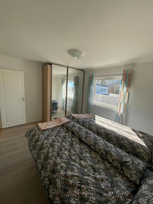 Lovely 2 Bedroom Apartmen With Free Parking Bergen Zewnętrze zdjęcie