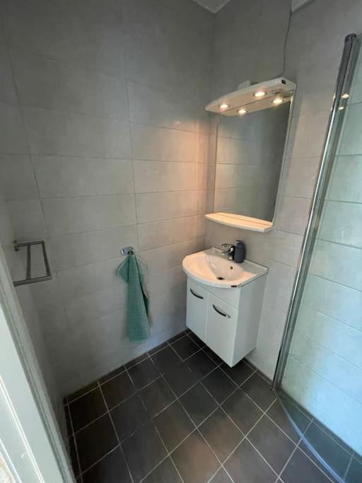 Lovely 2 Bedroom Apartmen With Free Parking Bergen Zewnętrze zdjęcie