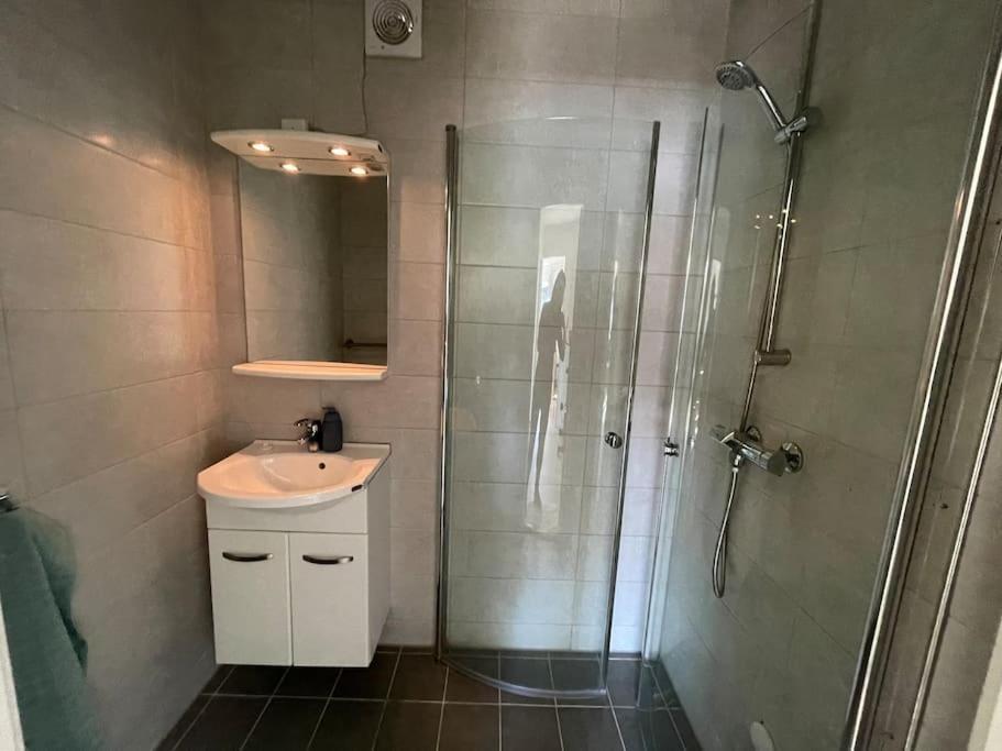 Lovely 2 Bedroom Apartmen With Free Parking Bergen Zewnętrze zdjęcie